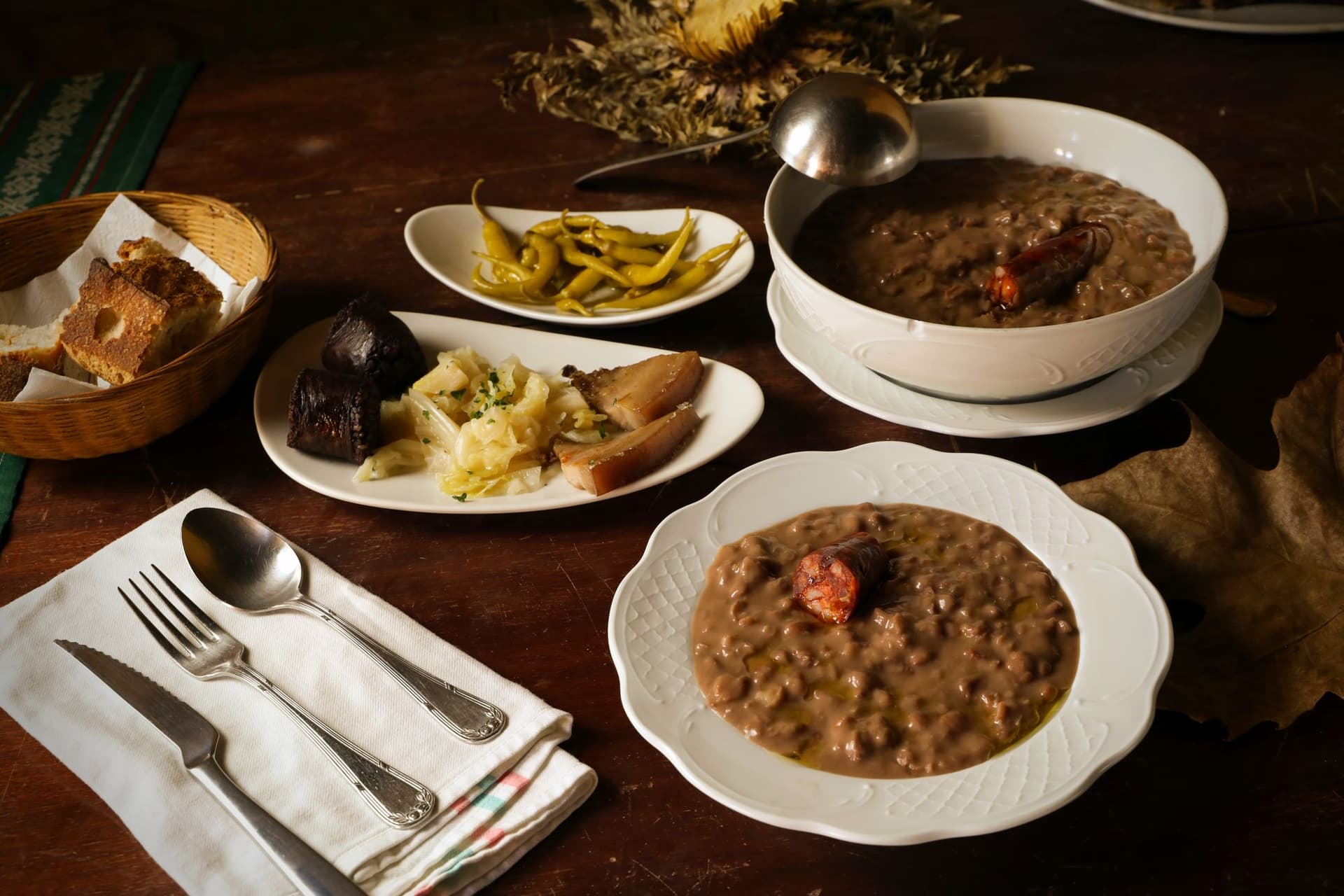 Fabada asturiana, plato típico para comer en la Senda del Oso